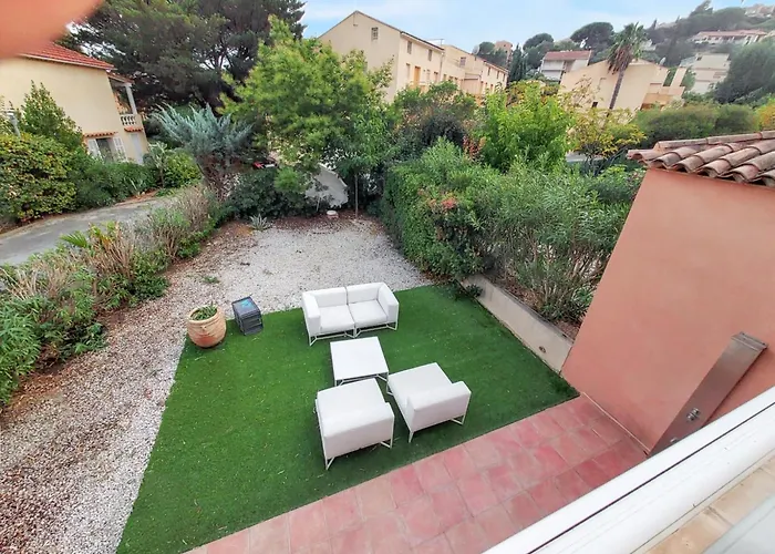 Maison De Vacances Confortable Avec Jardin Et Terrasse Au Lavandou