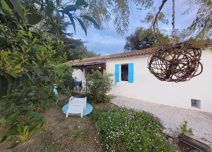 Maison Indivi 4-6 Pers Face A La Mer Grand Jardin Ideal Famille Avec Animaux Saint Clair Le Lavandou