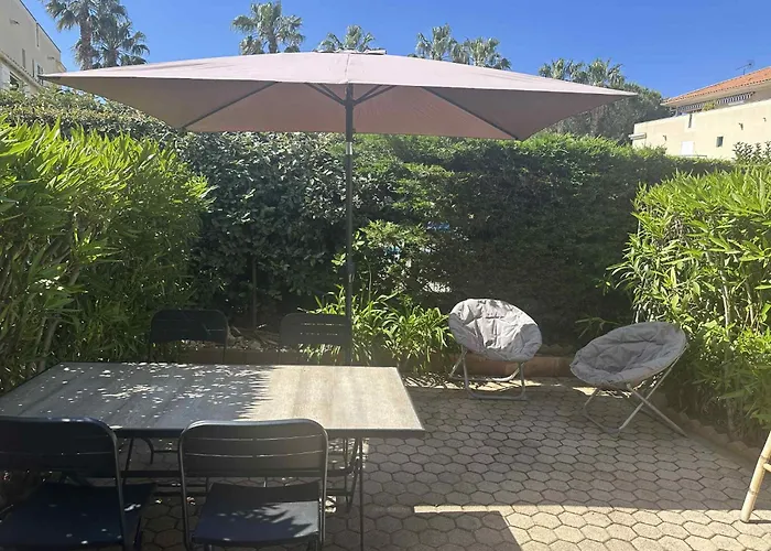 Appartement Bord De Mer Le Lavandou Avec Piscine